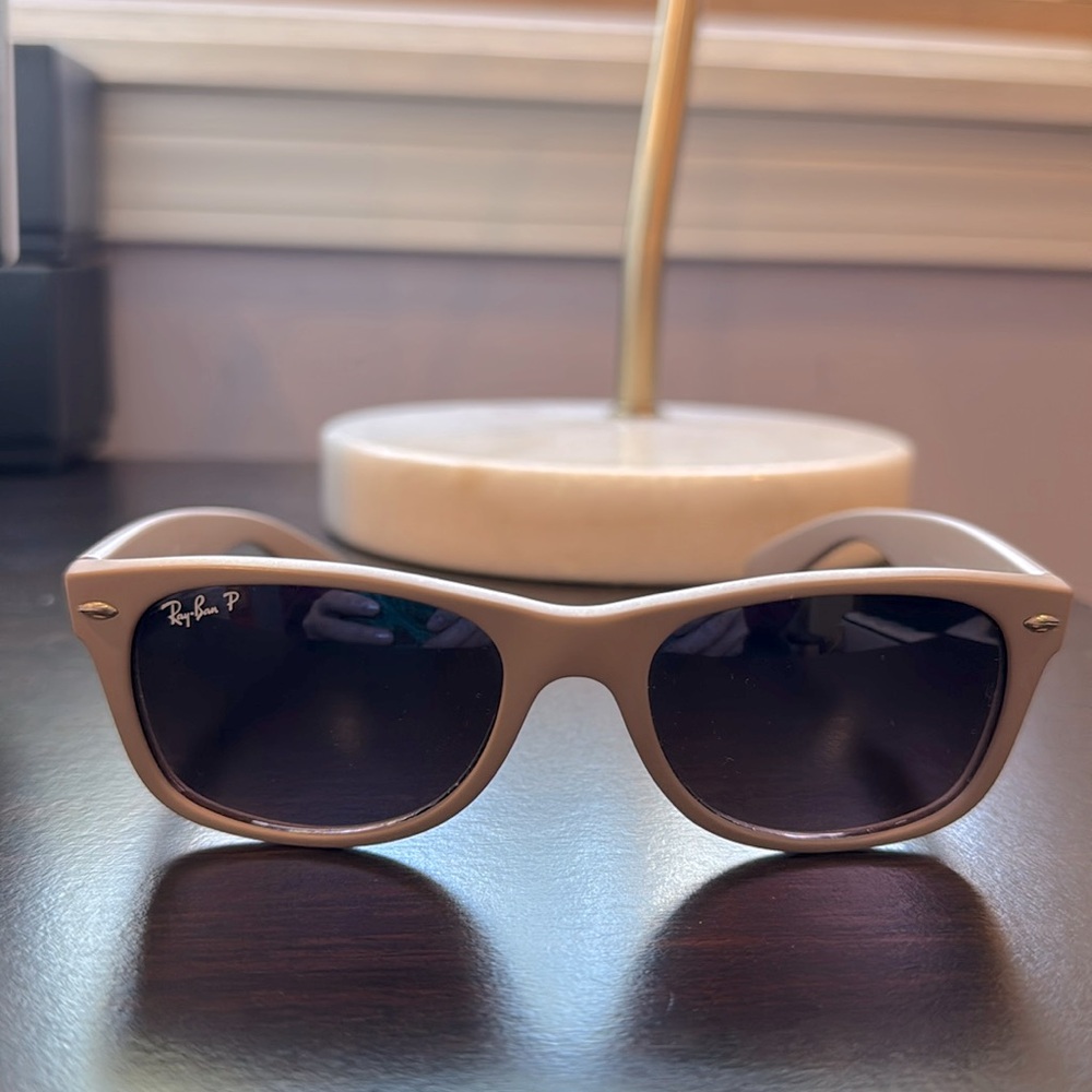 RAY-BAN New Wayfarer RB 2132  polarized lens sunglasses
